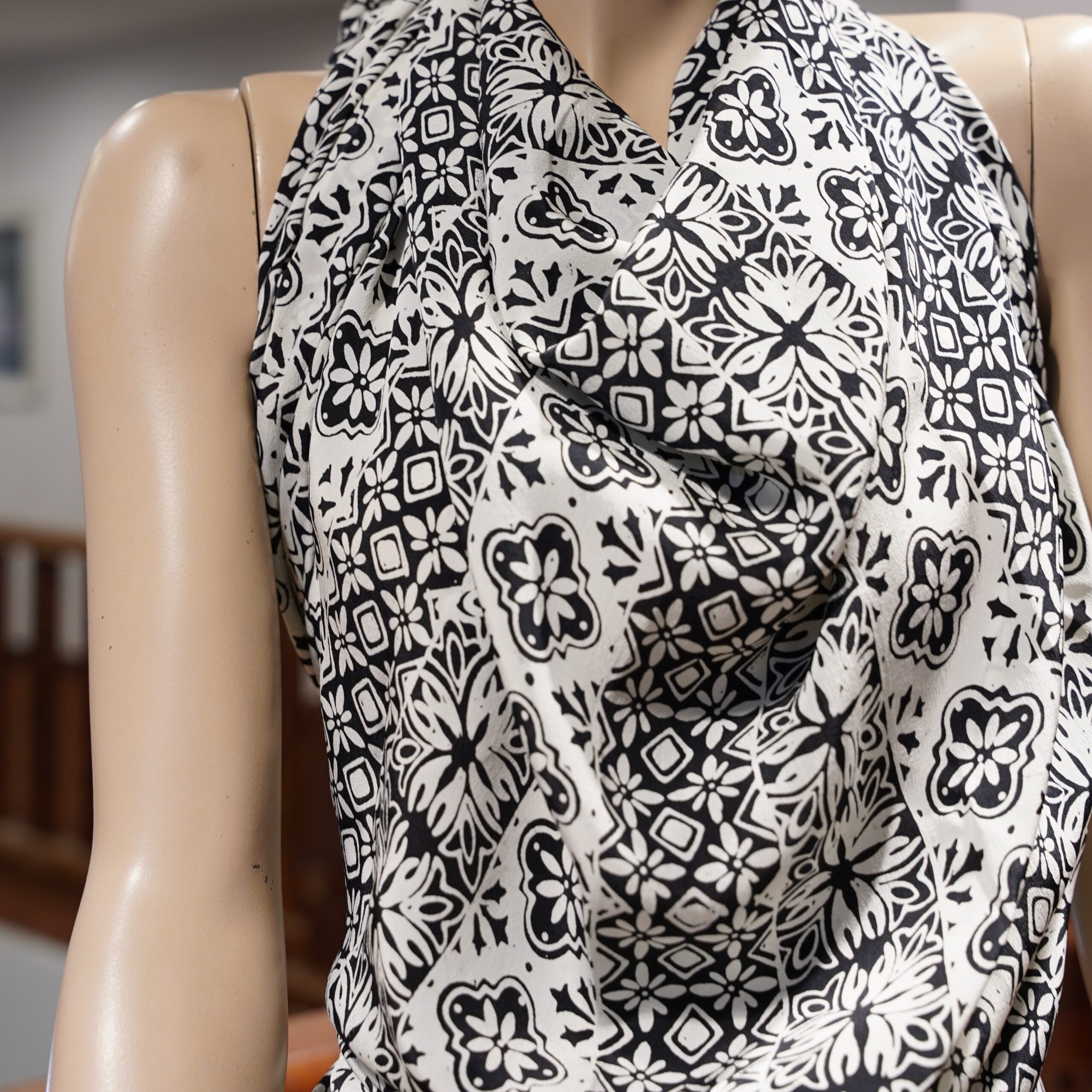KAIN PASANG BATIK SUTERA CREPE - Image 2