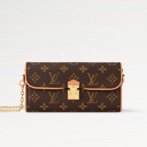 LOUIS VUITTON Pochette Camille