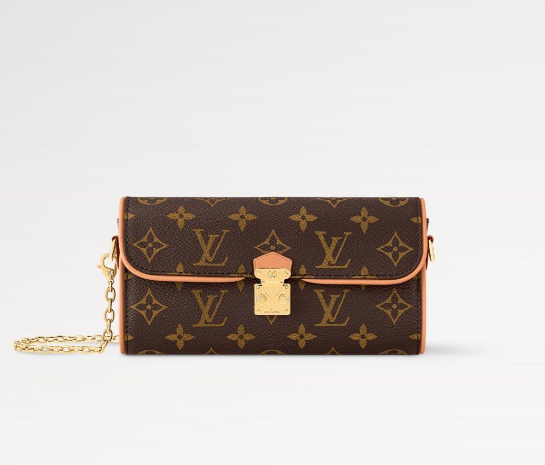 LOUIS VUITTON Pochette Camille