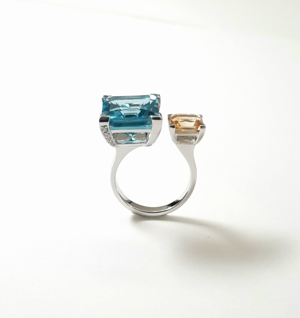 Blue Topaz & Citrine Ring in 375 White gold - Imej 2