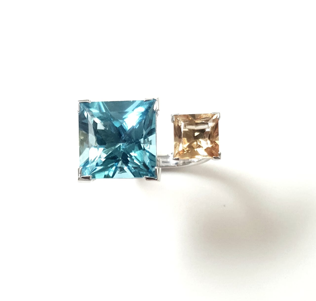 Blue Topaz & Citrine Ring in 375 White gold - Imej 3