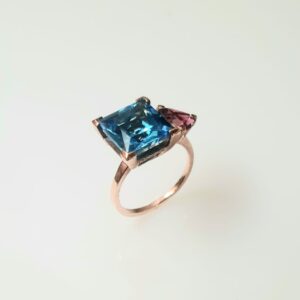 Blue Topaz & Tourmaline Ring in 375 Rose gold