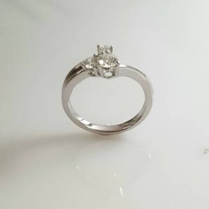 Diamond Ring in 750 white gold
