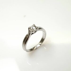Diamond Ring in 750 white gold