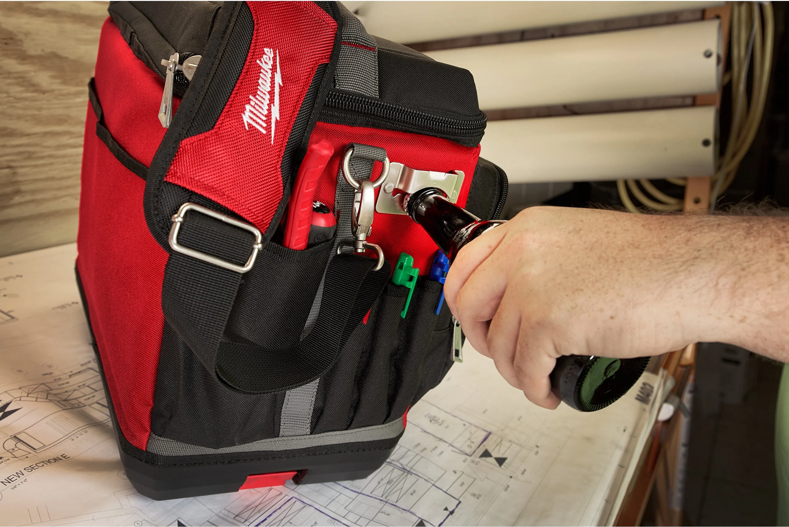 Milwaukee PACKOUT™ Jobsite Cooler - Image 3