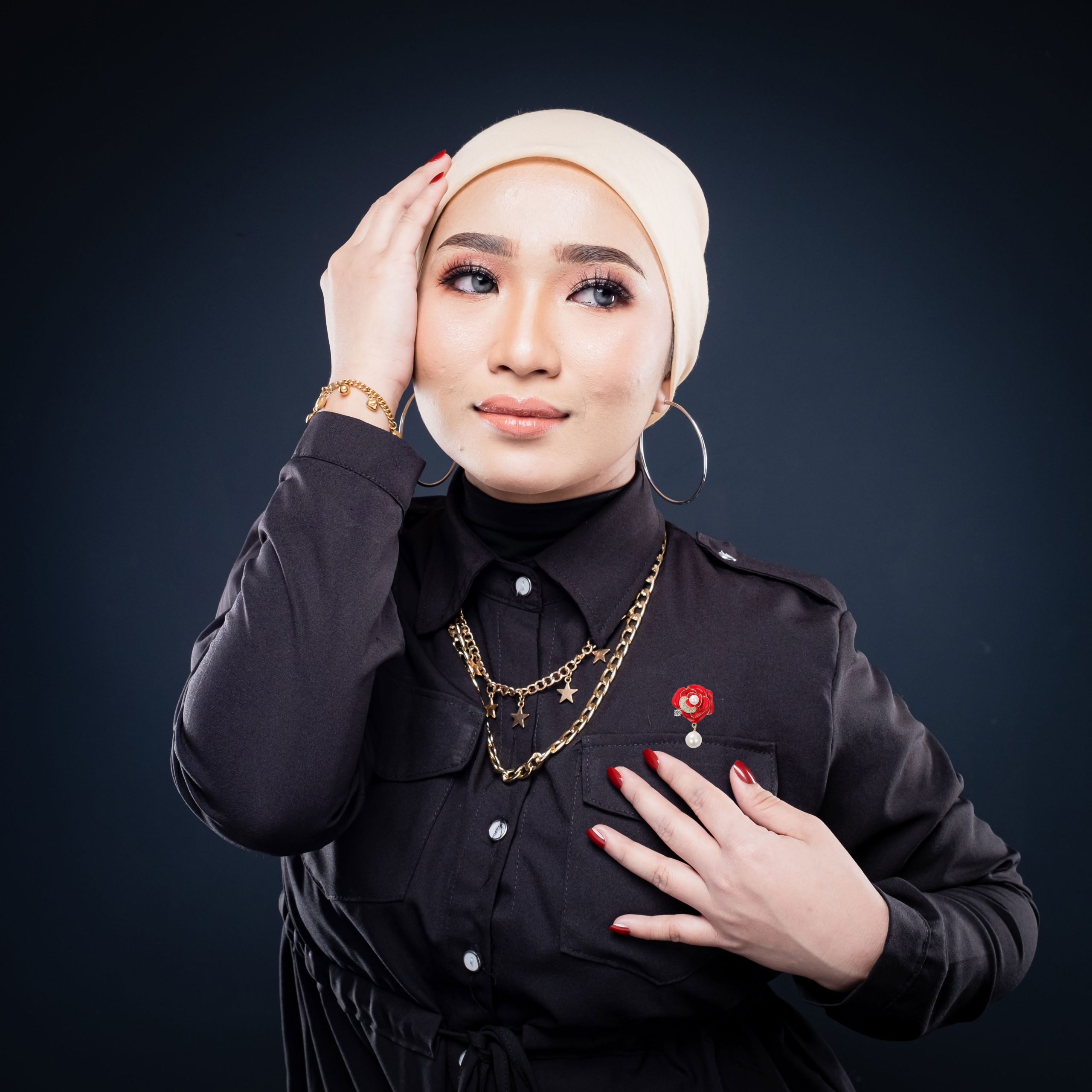 Pin bros aksesori mewah — bunga dada mutiara kerang berhiaskan zirkon dengan titisan enamel - Image 2