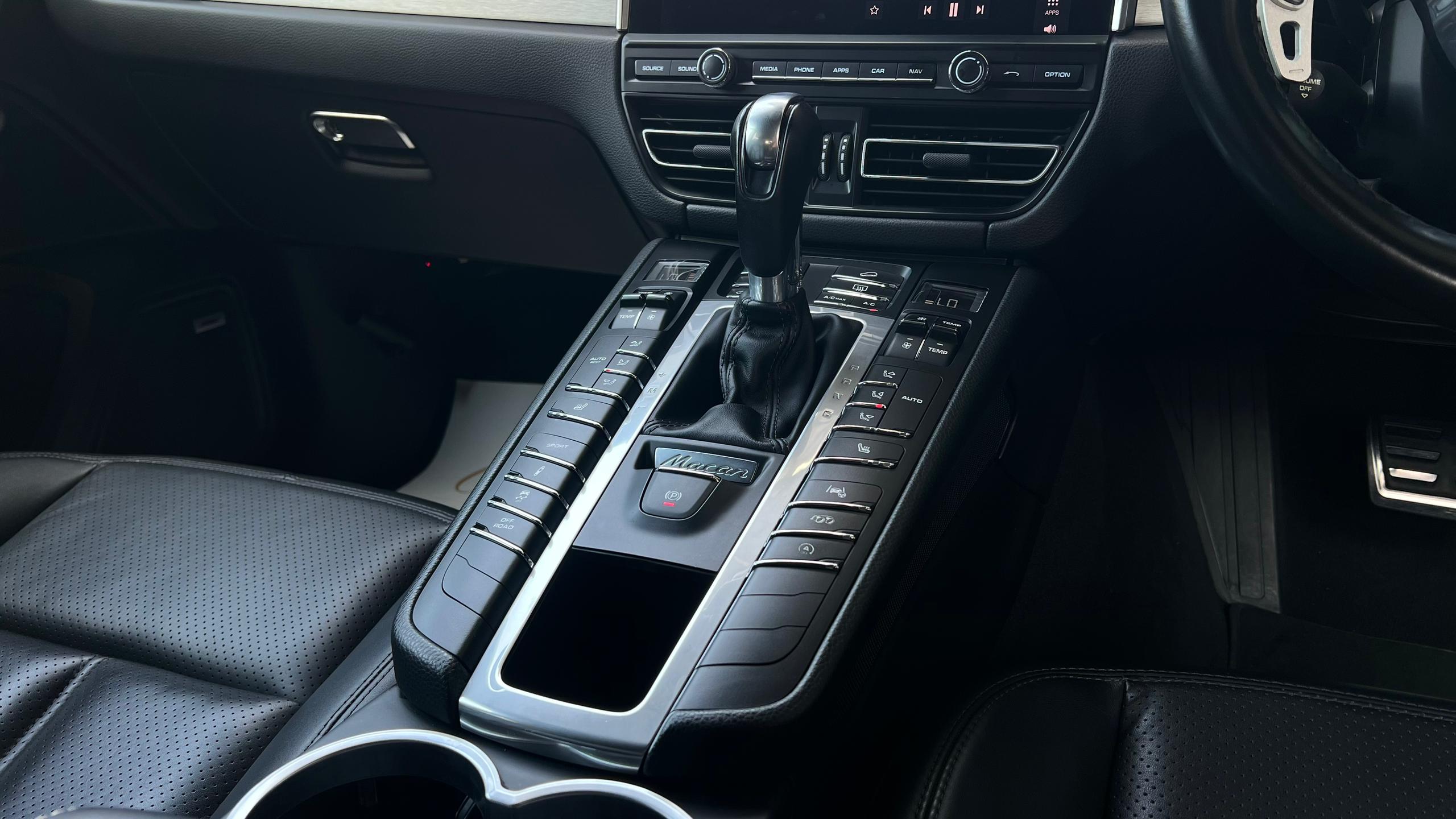 PORSCHE MACAN S / WHITE / 2020 - Image 4